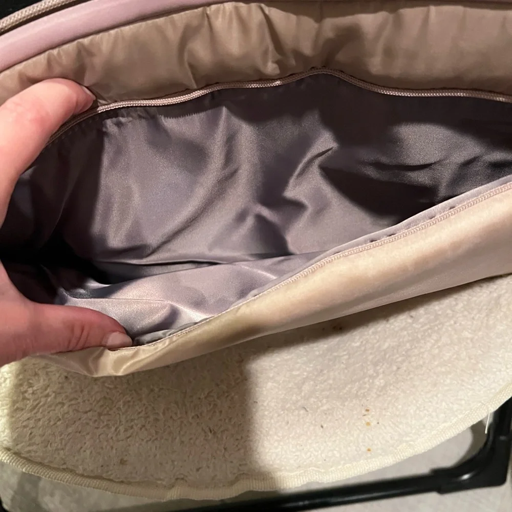 Caraa x Athleta Quilted Tech Pouch